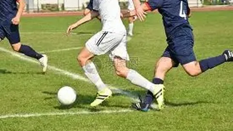 范戴克失落之战：进球疑云笼罩，惊世远射成泡影，名宿怒斥：利物浦恐难逃败局！